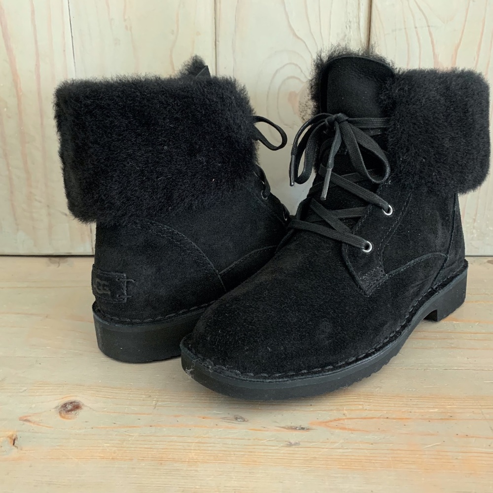 STORE CLOSING SALE UGG WEYLYN BLACK FUR CUFF ANKLE BOOTS New